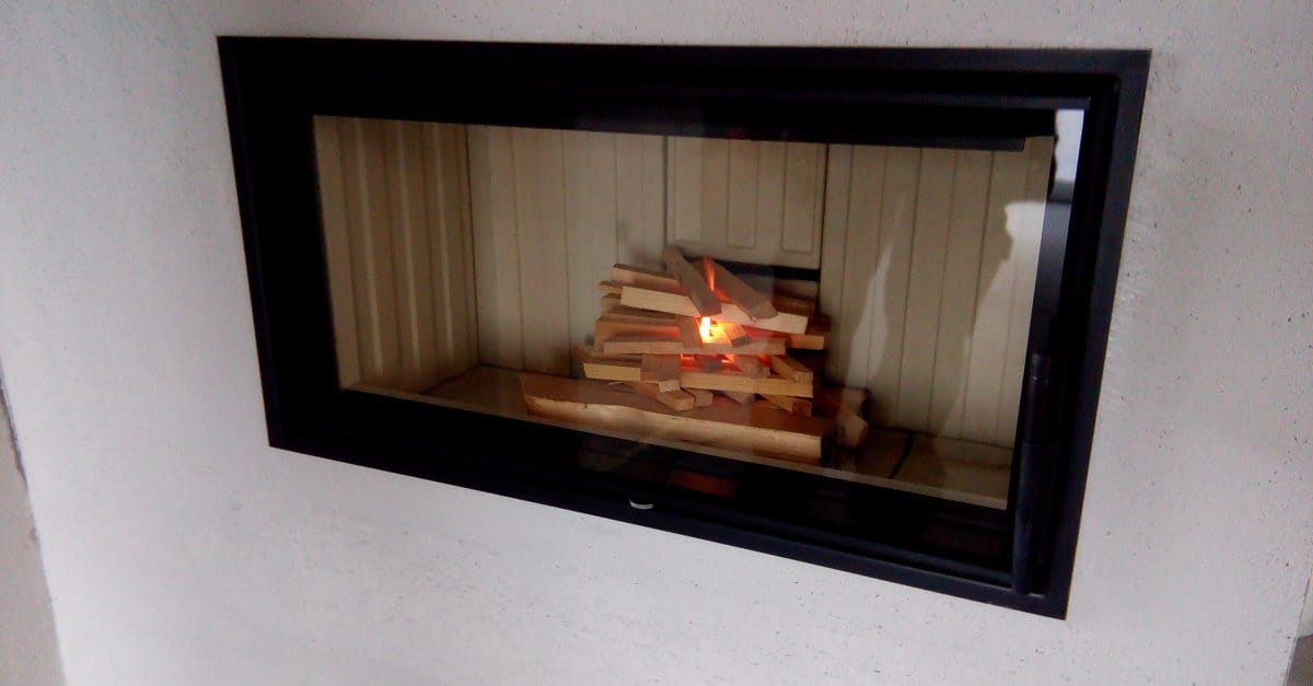 How to humidify a room with a fireplace